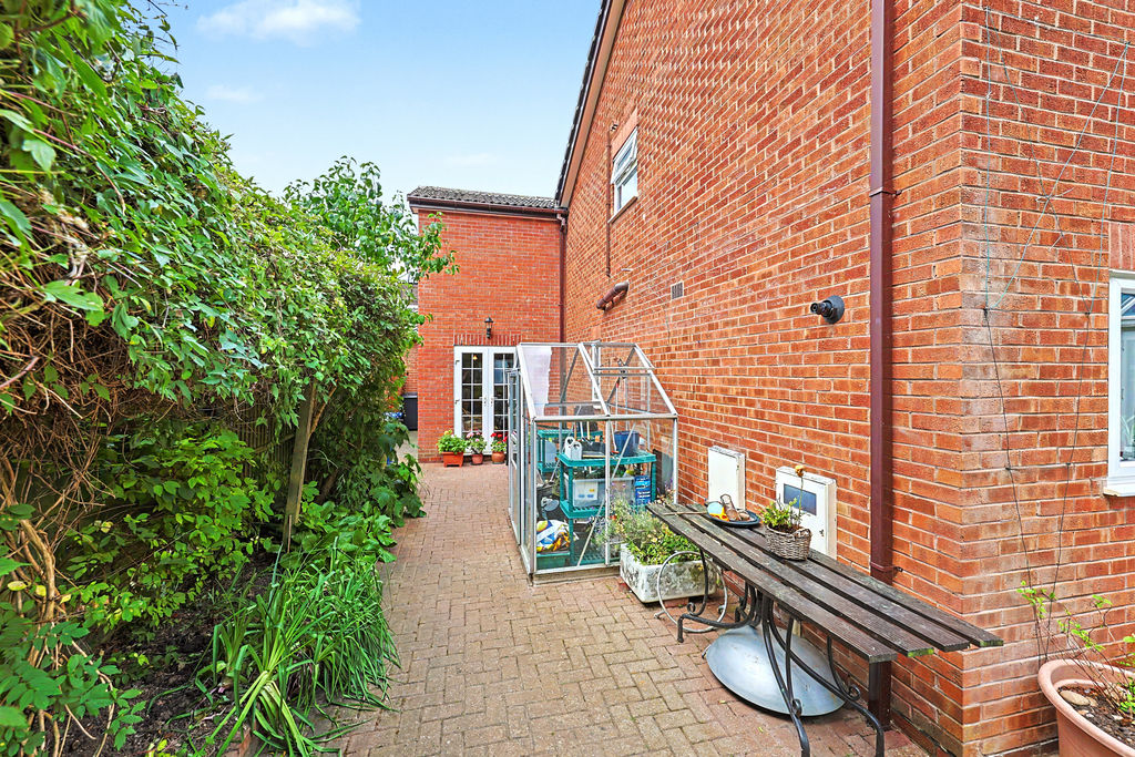 Bunting Close Walton